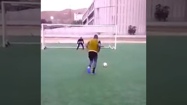 Trick the goalkeeper смотреть онлайн