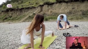 Обмен жёнами - Бьет мужа