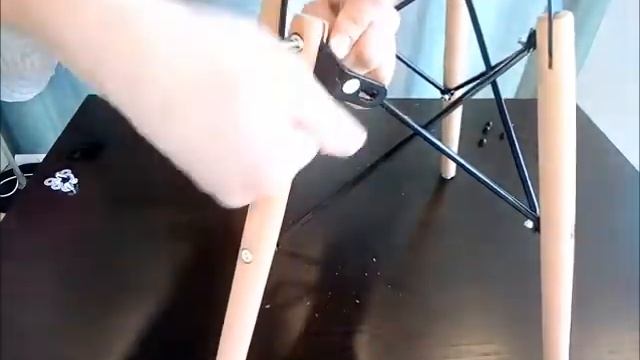 ⚫ Простая сборка стула Eames DSW. Как собрать стул Eames: инструкция + проверка прочности. смотреть онлайн