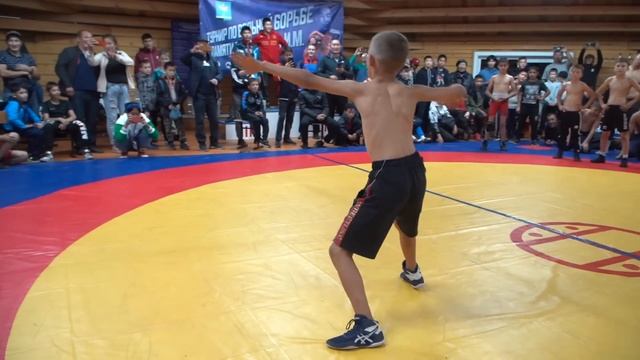 ЗАКУЛЕЙ.СТЕНА К СТЕНЕ.ПЛЕЧО К ПЛЕЧУ. смотреть онлайн