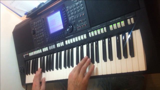 Diamonds Rihanna keyboard cover (Yamaha psr s750) смотреть онлайн
