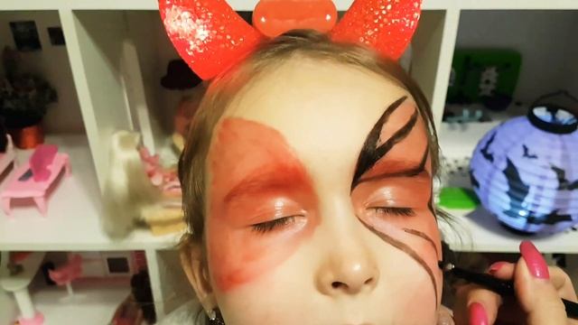 МАКИЯЖ на ХЭЛЛОУИН! ???ГРИММ для детей на HELLOWEEN!?Видео для детей!? смотреть онлайн