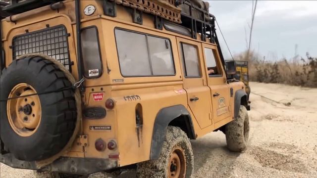 RC Car XtraSpeed Land Rover Defender D110 Camel Trophy Sand Off-Road Trail смотреть онлайн