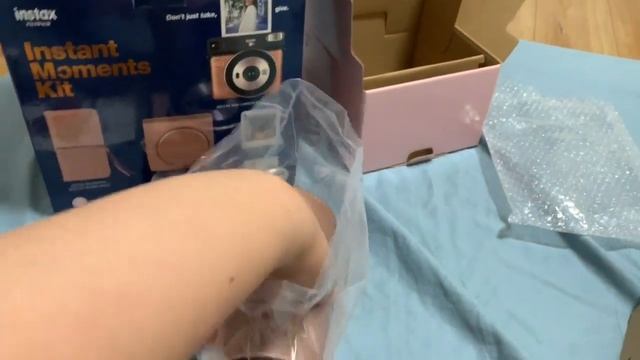 Unboxing Instax Square SQ6 - Instant Moments Kit смотреть онлайн