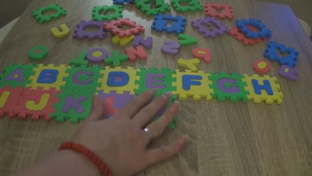 Alphabet Puzzle Making/Пазл для алфавита смотреть онлайн