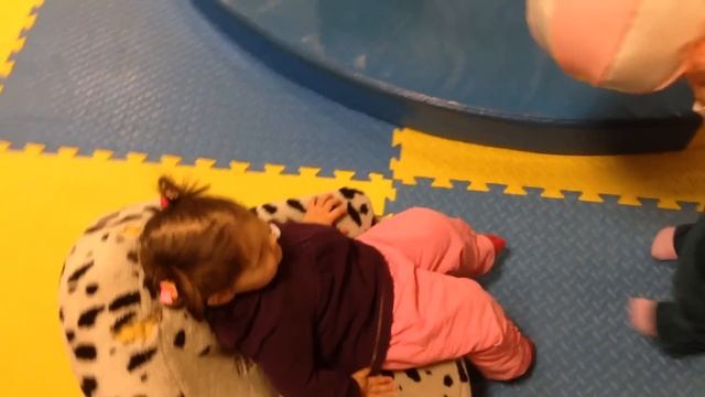    VLOG Играем в детском комплексе Rio play in the Rio