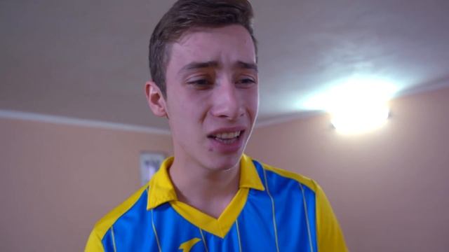 ПРИЗНАНИЕ В ЛЮБВИ на ГИТАРЕ!!! Что ответит Даша смотреть онлайн