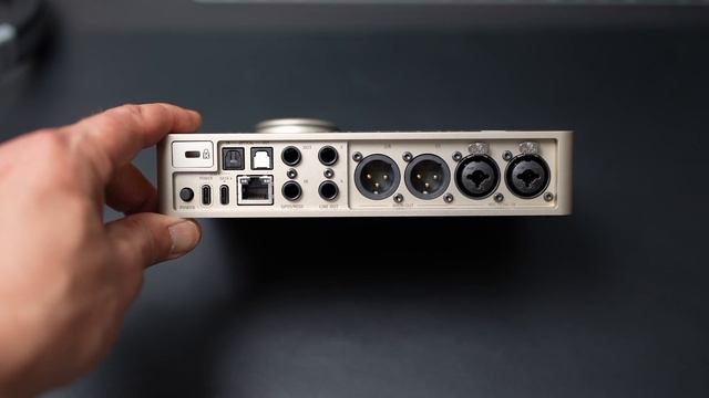 Звуковая карта, аудиоинтерфейс из будущего Neumann MT48 смотреть онлайн