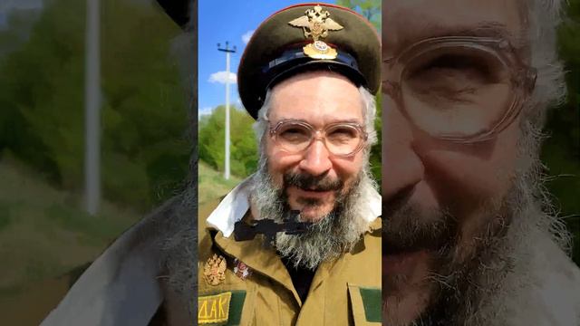 МАЛЕНЬКИЙ МАЛЬЧИК НАШЁЛ ПУЛЕМЁТ смотреть онлайн