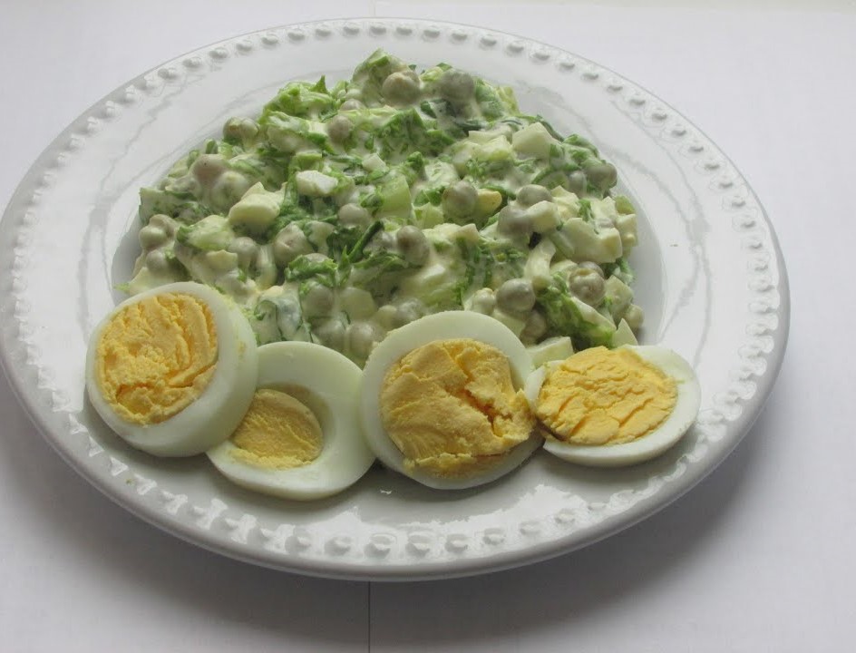 ОЧЕНЬ ВКУСНЫЙ САЛАТИК ИЗ ЛИСТОВОГО САЛАТА И ЗЕЛЁНОГО ГОРОШКА! смотреть онлайн