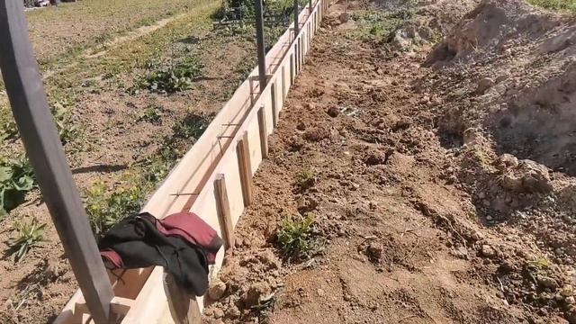 залили ленточный фундамент под забор смотреть онлайн