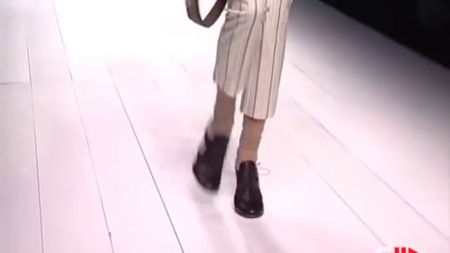 "AIGNER" Spring Summer 2004 Milano 1 of 3 Pret a Porter Woman by FashionChannel смотреть онлайн