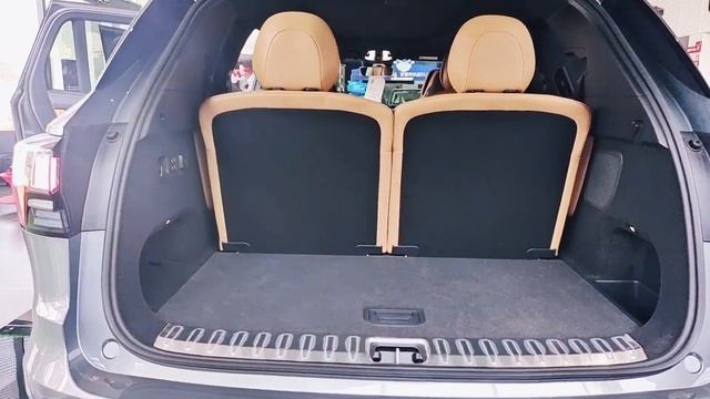 All New 2022 Geely Lynk&Co 09 Walkaround смотреть онлайн