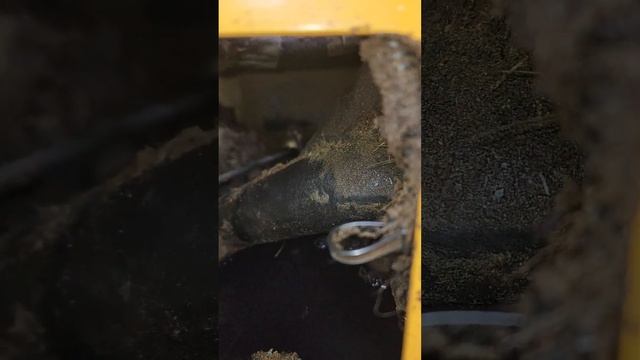 Volvo MC85C Skid steer, oil change смотреть онлайн