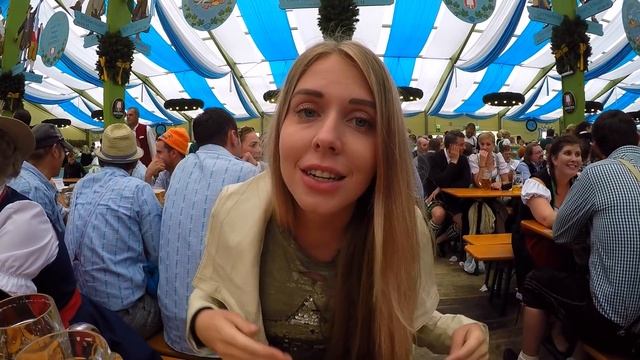 Мюнхен, Октоберфест, пьяные танцы смотреть онлайн