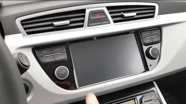 Джили Атлас 2019 коричневый / Geely Atlas 2019  В сугроб задним ходом. Косяк с ремнями безопасности