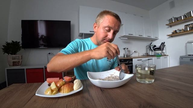 Мукбанг. Завтрак перед сдачей крови.