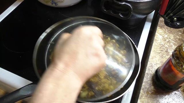 Самые вкусные РУССКИЕ Ракушки с бефстроганов и шрирача смотреть онлайн