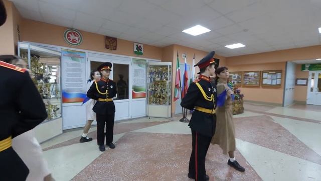 Вальс под песню "Синий платочек" смотреть онлайн