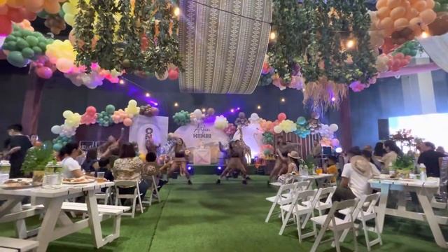 I LIKE TO MOVE IT DANCE | MADAGASCAR | By : alta dance company #safari #madagascar #disney смотреть онлайн