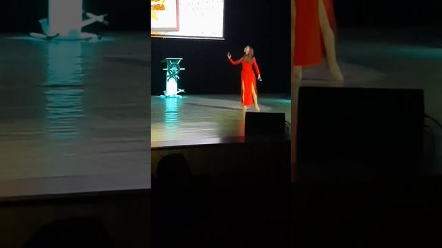 Ангелина Сенько "Держи меня, земля" смотреть онлайн