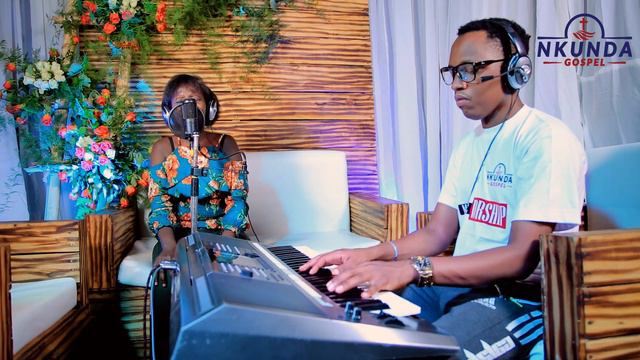 MORE WORSHIP Session 2: Merci kwiyumanganya biranze ARARIRA| Mbega ibihe byiza byo kuramya Imana смотреть онлайн