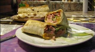 Тонкий лаваш из без дрожжевого теста с начинкой. Быстро и вкусно