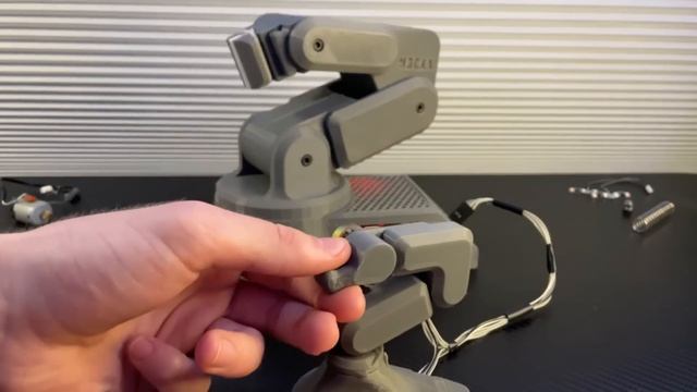 How I Built a 3D Printed Robot Arm from Scratch (Arduino Based) смотреть онлайн