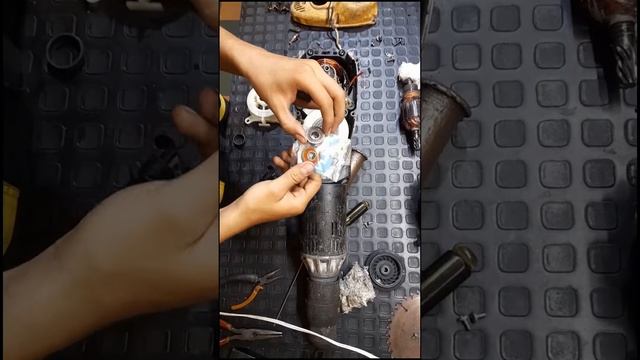COMO REPARAR DEMOLEDOR DEWALR D25901 смотреть онлайн