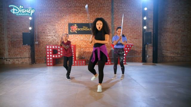 Night Falls Dance Tutorial ?| Descendants 3 | Disney Channel UK смотреть онлайн