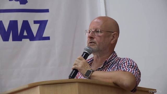 Гоблин - Про обрушение проката плохих фильмов и Евгения Баженова BadComedian смотреть онлайн