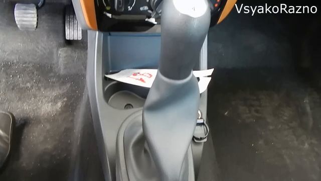 LADA Largus Cross 1.6 л 106 л.с., 5МТ / Luxe / 7 мест : зачем семиместный универсал без багажника смотреть онлайн