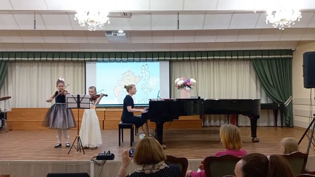 Облака-белогривые лошадки В.Шаинский Дуэт Розенфельд София и Баранова Светлана смотреть онлайн