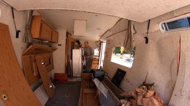 RV Disassembly Step Van Build смотреть онлайн