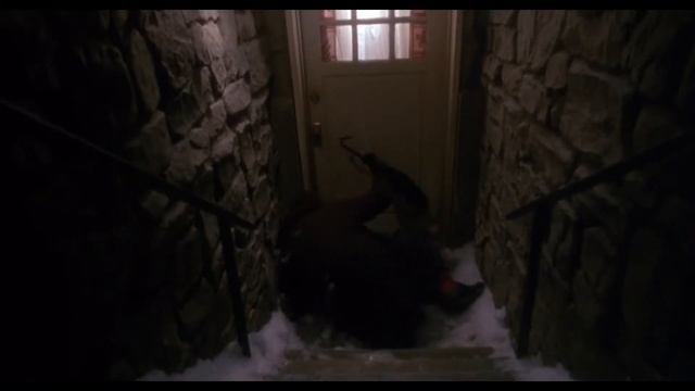 Один дома 1 Скользкая лестница смотреть онлайн