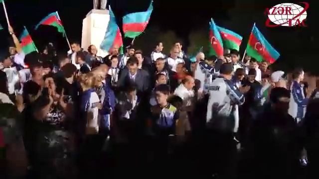 Азербайджанские спортсмены посетили памятник общенациональному лидеру Гейдару Алиеву смотреть онлайн