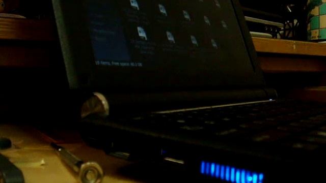 Asus eee pc Sound Reactive LED mod (put together) смотреть онлайн