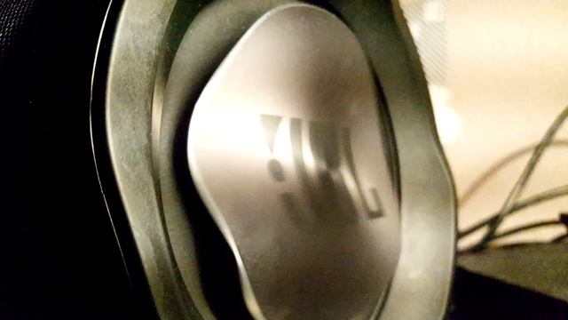 JBL Boombox BASS TEST 100% VOLUME смотреть онлайн