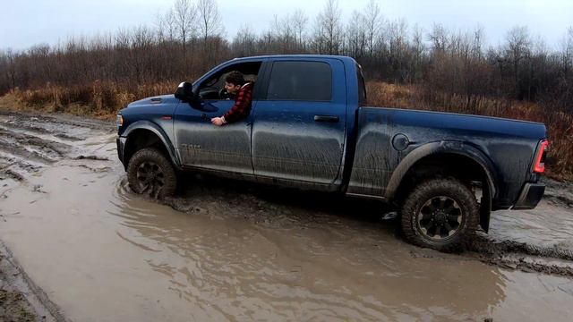 RAM 2500 Power Wagon Off-Road Test in DEEP Mud (4x4 Christmas Special) смотреть онлайн