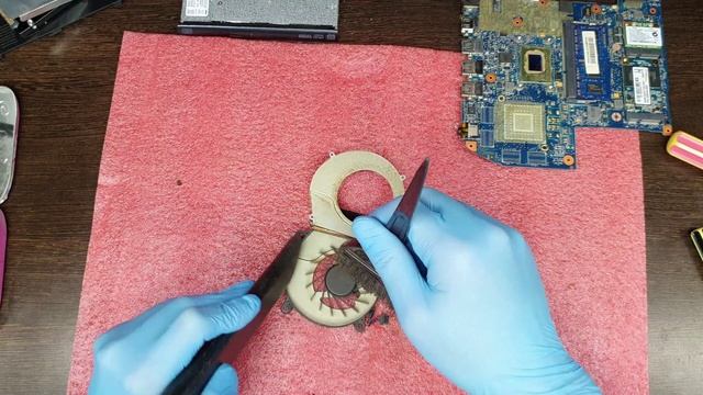 Acer Aspire M3 MA50 M3-581T-32364G34Mnkk чистка. замена термопасты. cleaning. replacing thermal pas смотреть онлайн