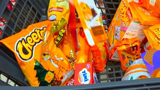 ФЁДОР vs ПАПА. ОРАНЖЕВЫЕ vs БЕЛЫЕ ПОКУПКИ. смотреть онлайн