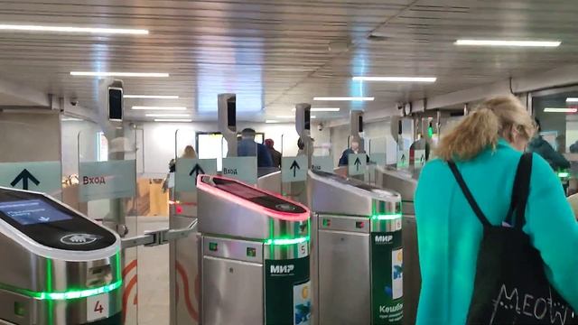 Так какие услуги нам оказывают в общественном транспорте, например, в метро!??) 1.11.23 смотреть онлайн