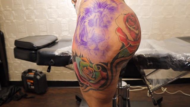 TATTOO TIME LAPSE - how to shade tattoo -black tattoo artist- tattooing black skin смотреть онлайн
