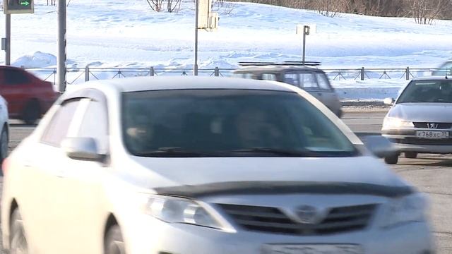 Суд обязал подрядчика отремонтировать на перекрёстке Раахе-Октябрьский в Череповце смотреть онлайн