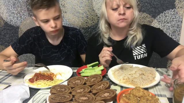 Мукбанг фунчоза спагетти шоколадный рулет смотреть онлайн