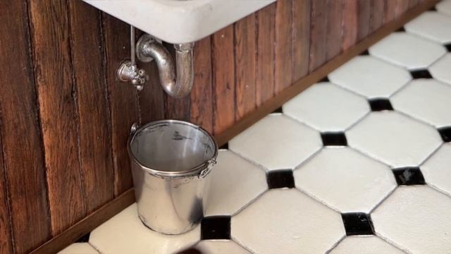 Dollhouse Bathroom / 1:12 Miniature Dollhouse