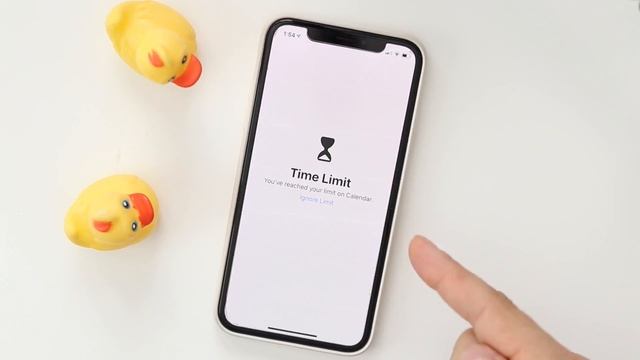 How To Limit Screen Time - iPhone & iPad Tutorial & Parental Controls смотреть онлайн