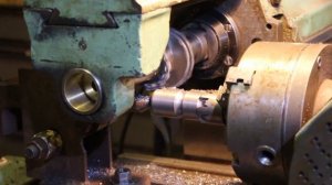 Фрезеровка шлицов на 675 универсальном станке.