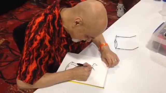 George Perez Sketches Infinity Gauntlet Thanos at Amazing Las Vegas Comic-Con 2014 смотреть онлайн