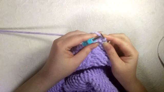 Релакс под вязание (домашний халат спицами из плюшевой пряжи) смотреть онлайн